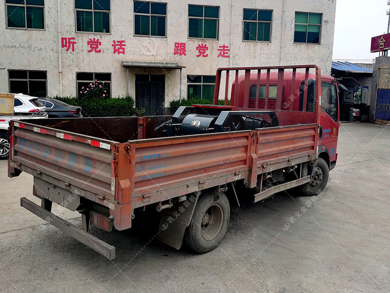 64對輥破碎機(jī)發(fā)貨_發(fā)往甘肅_破碎金礦石