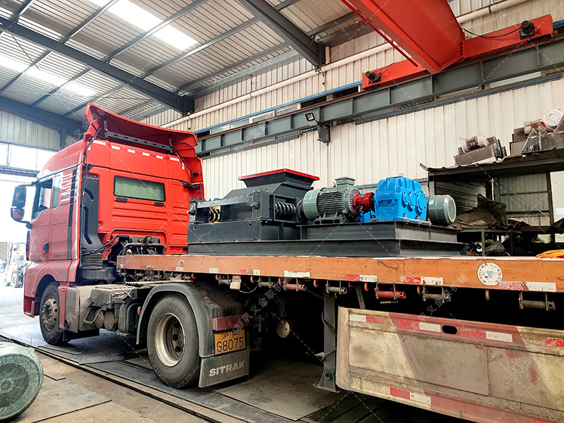 中型600x750直聯雙齒輥破碎機發貨 發往廣東