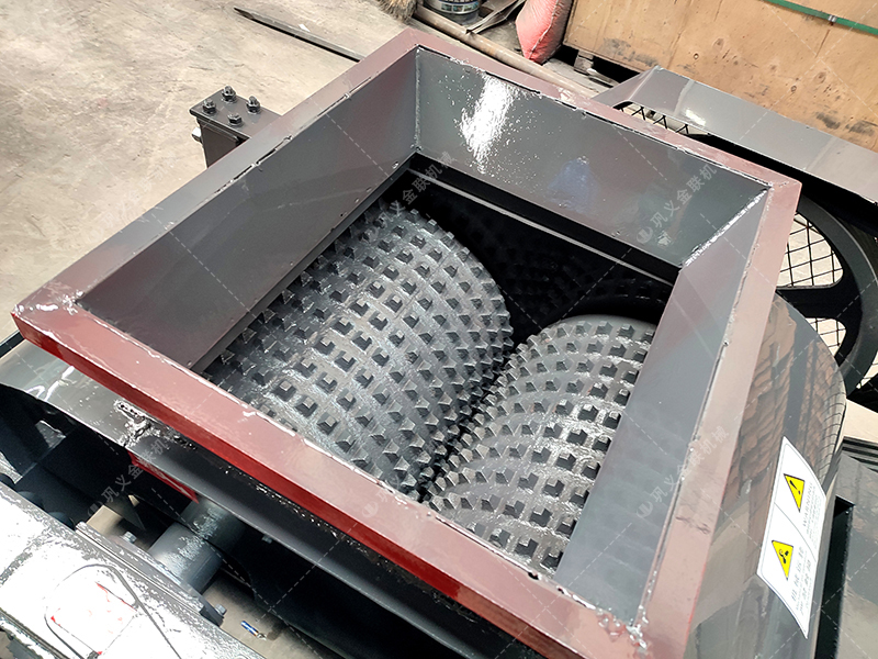 破碎石膏原礦料的雙齒輥破碎機廠家如何選擇？